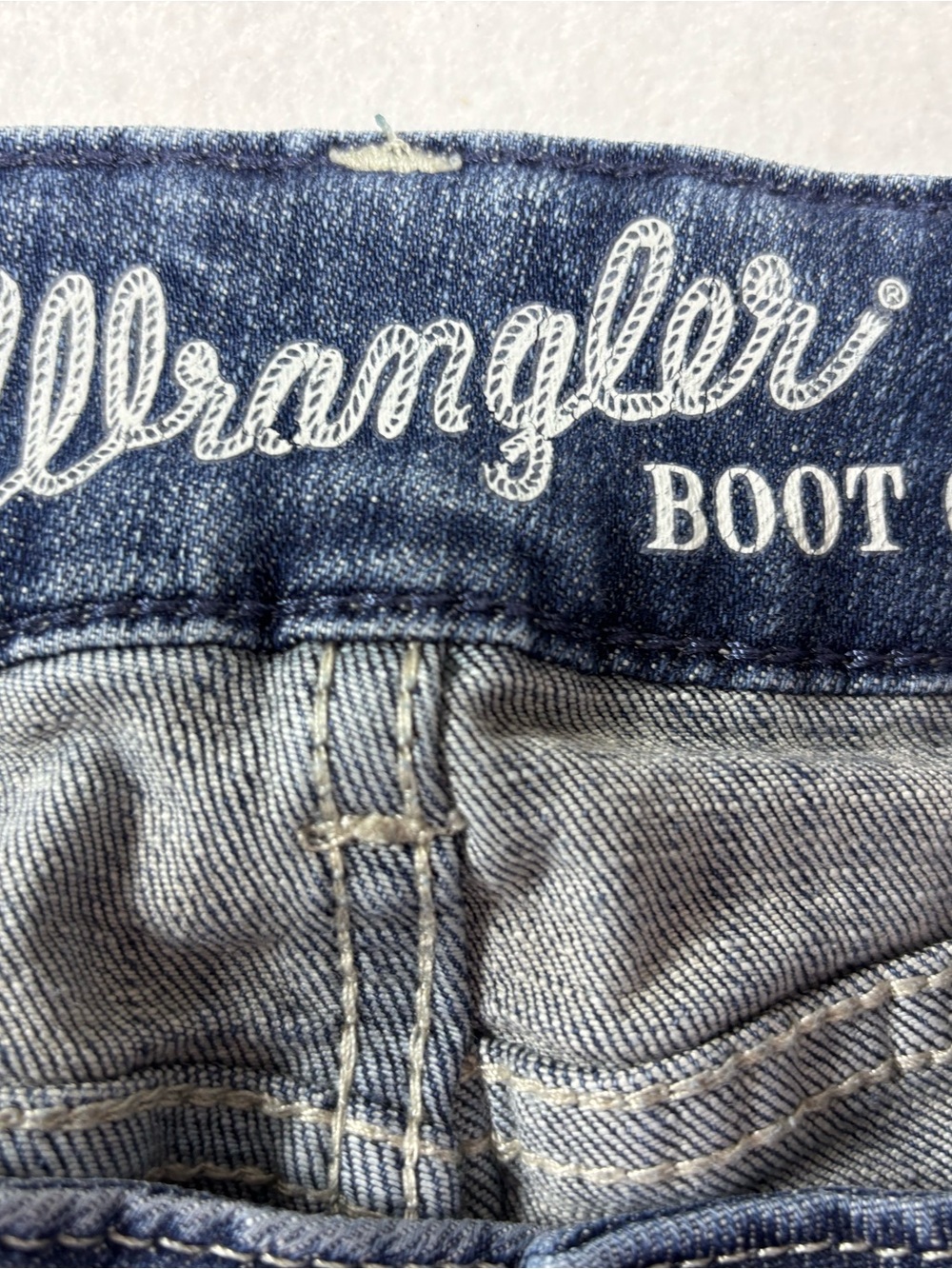 Wrangler Women’s Boot Cut Jeans Size 5/30 Dark Wash Low Rise Western Denim - Picture 4 of 6